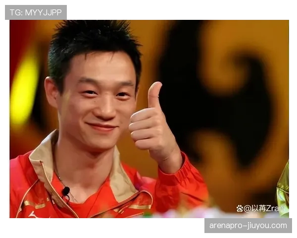 杨威退役后这身材管理也太狠了，体操老将私下还天天吊单杠？